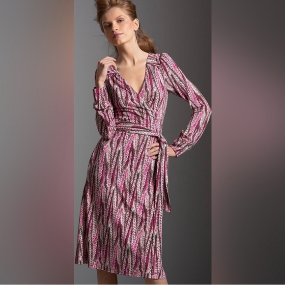 Diane Von Furstenberg 100% Silk Wrap Collared V-Neck Midi Dress w/ Belt - Picture 5 of 5